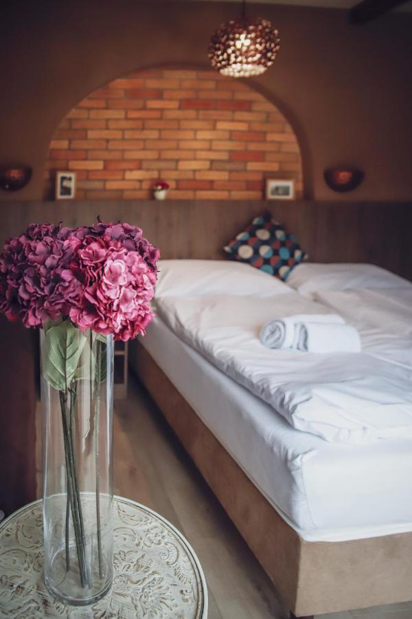 Bed and Breakfast Dreko Panzió&Borbisztró Győrújbarát Zewnętrze zdjęcie