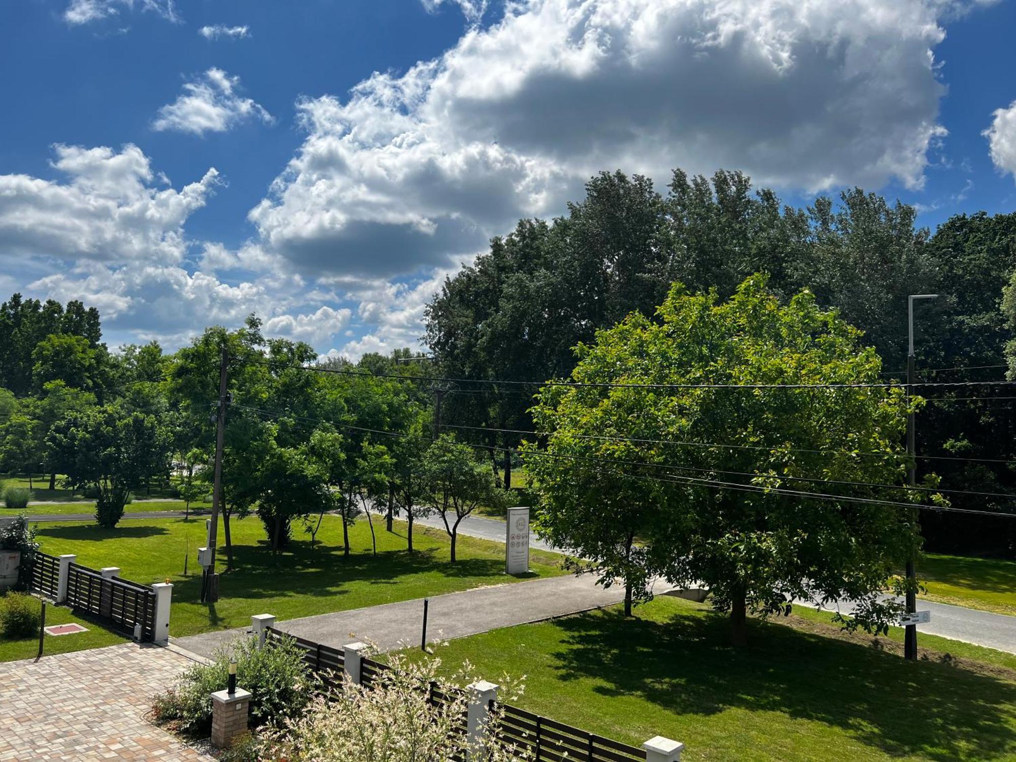 Bed and Breakfast Dreko Panzió&Borbisztró Győrújbarát Zewnętrze zdjęcie