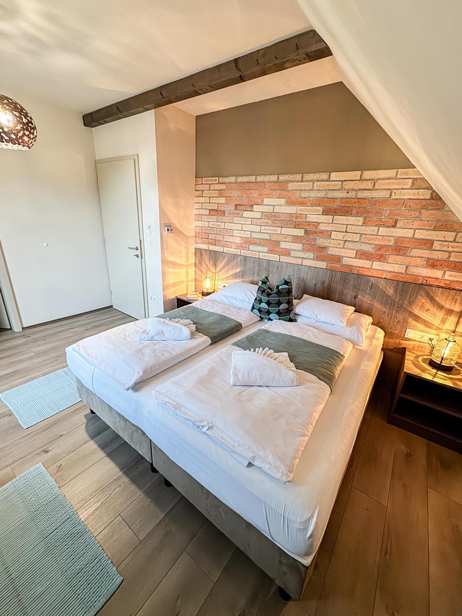Bed and Breakfast Dreko Panzió&Borbisztró Győrújbarát Zewnętrze zdjęcie