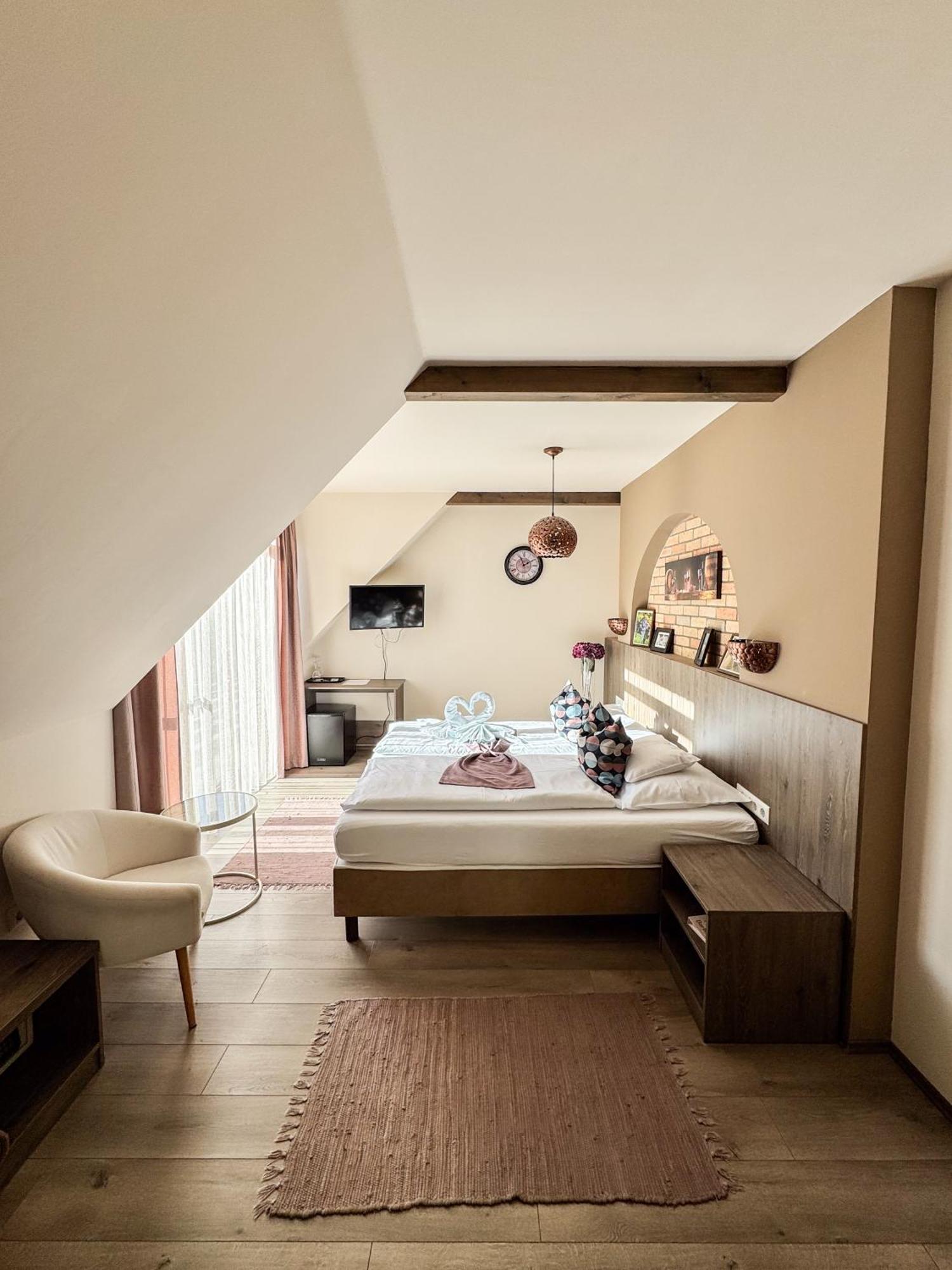 Bed and Breakfast Dreko Panzió&Borbisztró Győrújbarát Zewnętrze zdjęcie