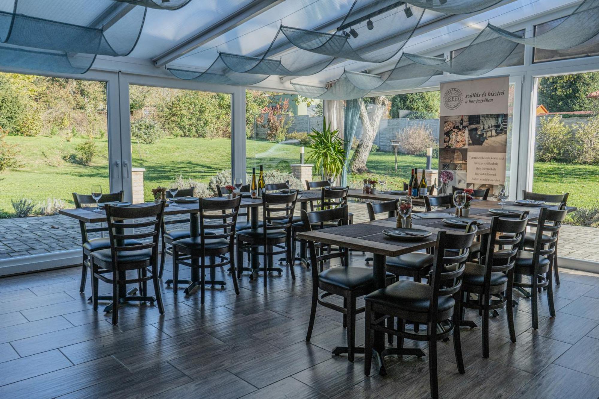 Bed and Breakfast Dreko Panzió&Borbisztró Győrújbarát Zewnętrze zdjęcie