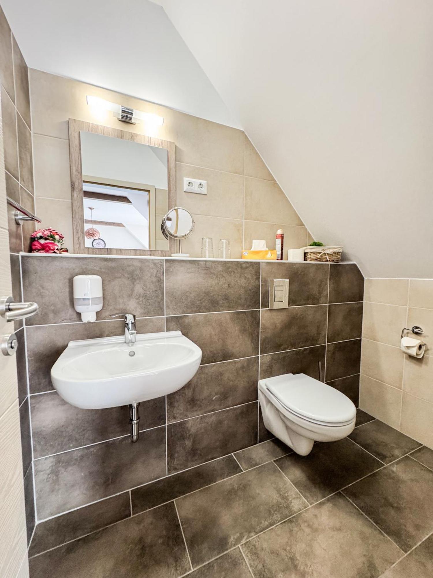 Bed and Breakfast Dreko Panzió&Borbisztró Győrújbarát Zewnętrze zdjęcie